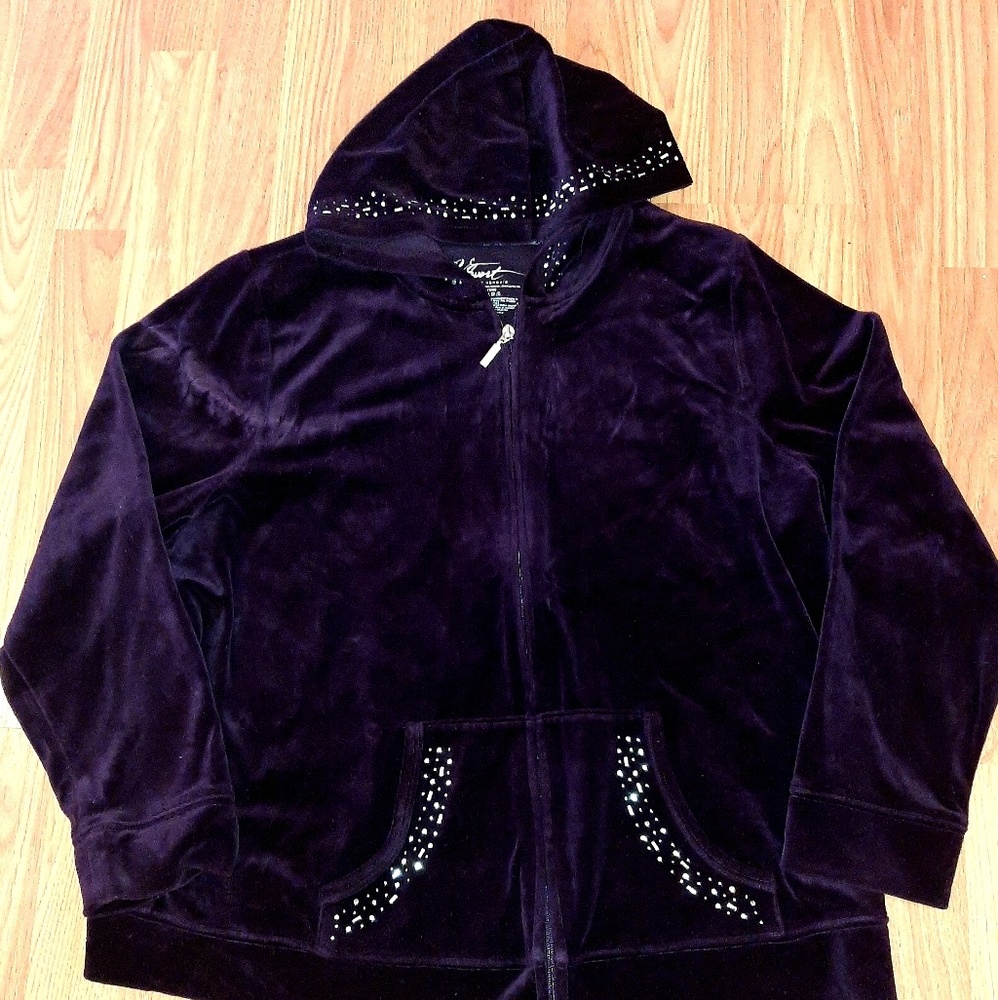 Gorgeous Vintage VENEZA Purple Jogging Set